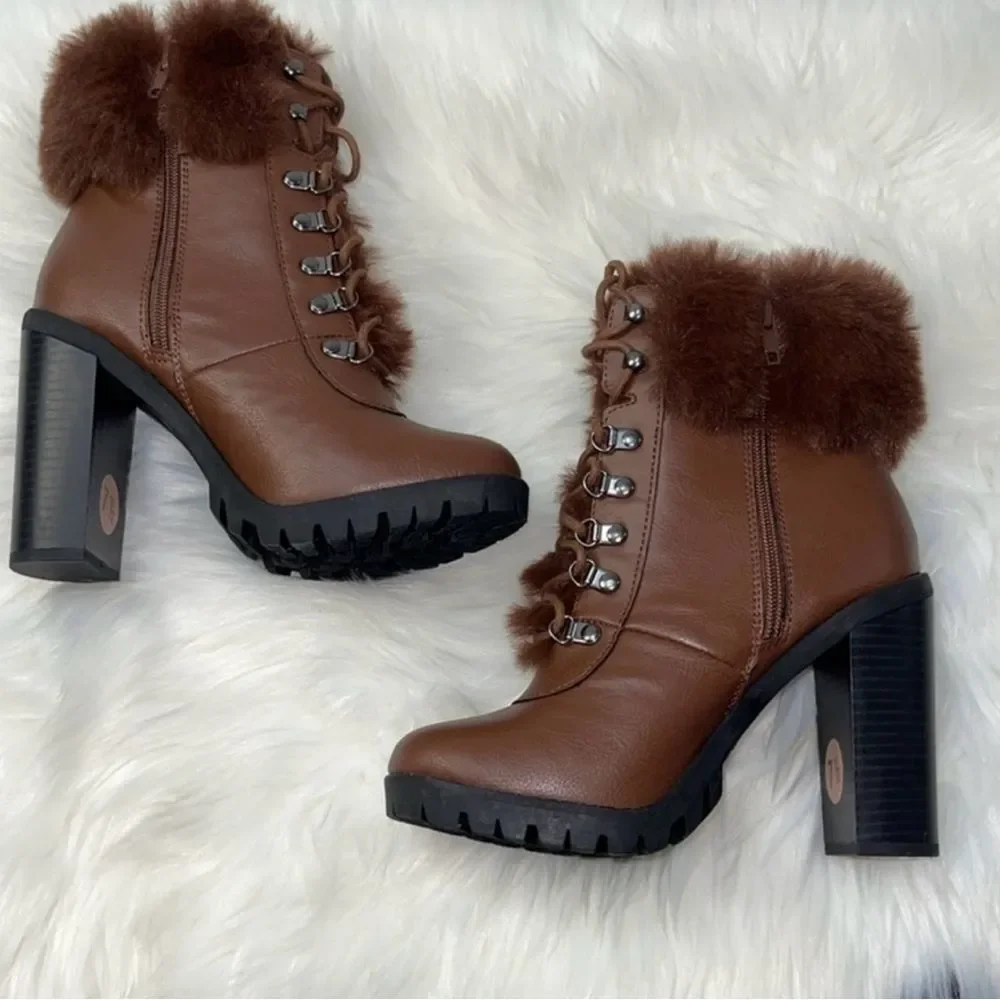 BCBGeneration Womens Pelica Faux Leather Combat & Lace-up Boots Shoes. Sz 7.5M